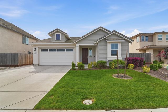 656 Chestnut St, Oakdale, CA 95361