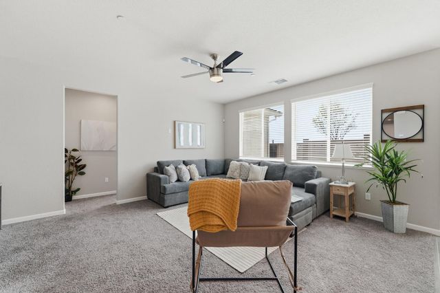 656 Chestnut St, Oakdale, CA 95361