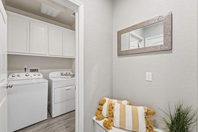 656 Chestnut St, Oakdale, CA 95361