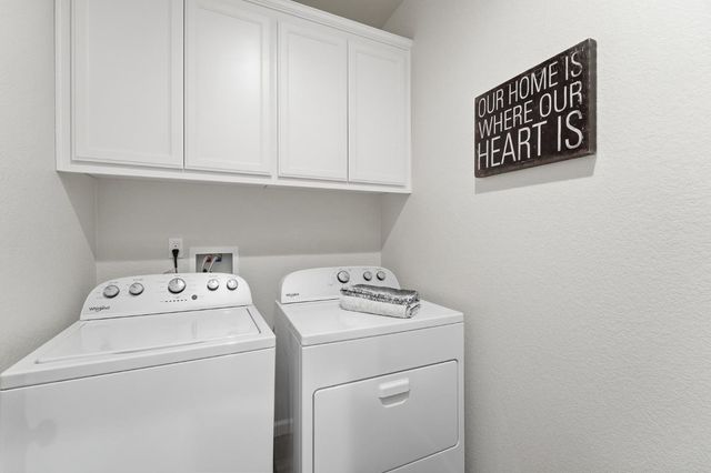 656 Chestnut St, Oakdale, CA 95361