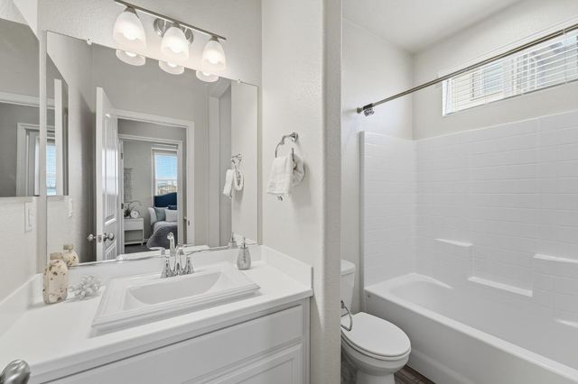 656 Chestnut St, Oakdale, CA 95361