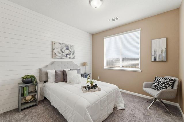 656 Chestnut St, Oakdale, CA 95361