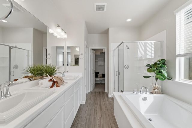 656 Chestnut St, Oakdale, CA 95361