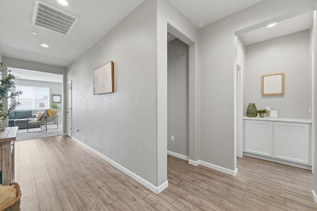 656 Chestnut St, Oakdale, CA 95361