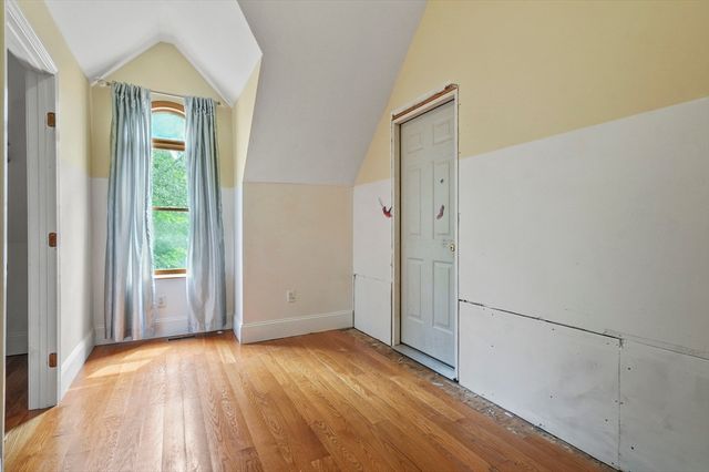 9 Lakeside Avenue, Chelmsford, MA 01824