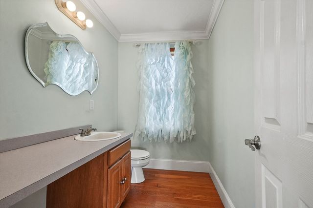 9 Lakeside Avenue, Chelmsford, MA 01824