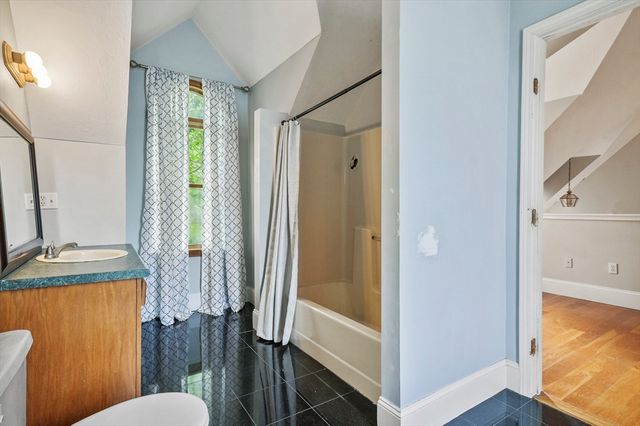 9 Lakeside Avenue, Chelmsford, MA 01824