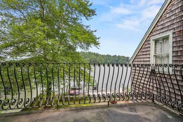 9 Lakeside Avenue, Chelmsford, MA 01824