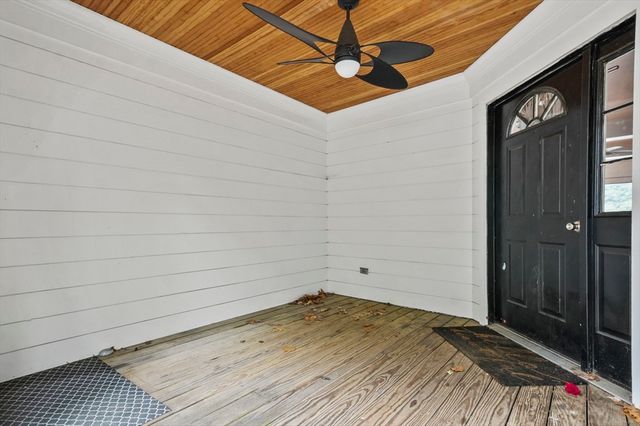 9 Lakeside Avenue, Chelmsford, MA 01824