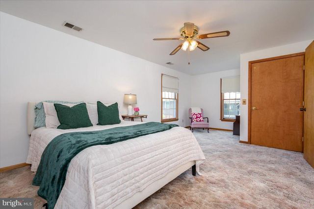 8236 BAYSIDE RD, Chesapeake Beach, MD 20732