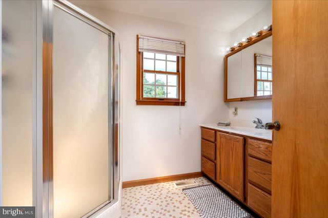 8236 BAYSIDE RD, Chesapeake Beach, MD 20732