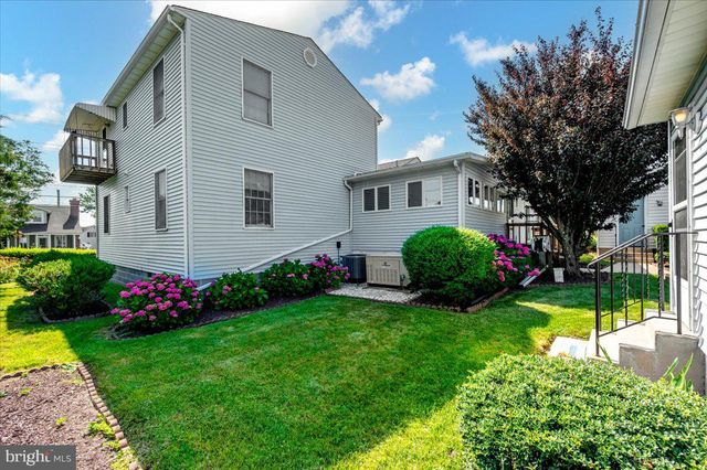 8236 BAYSIDE RD, Chesapeake Beach, MD 20732