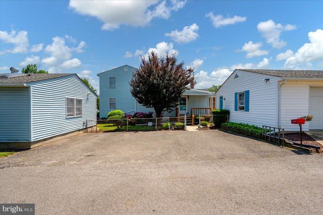 8236 BAYSIDE RD, Chesapeake Beach, MD 20732