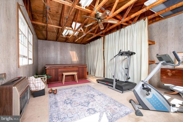 8236 BAYSIDE RD, Chesapeake Beach, MD 20732