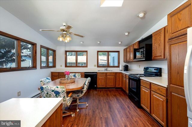 8236 BAYSIDE RD, Chesapeake Beach, MD 20732