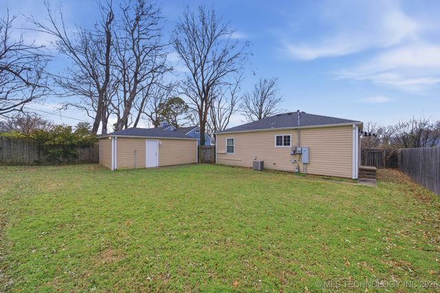 1321 S Quebec Avenue, Tulsa, OK 74112