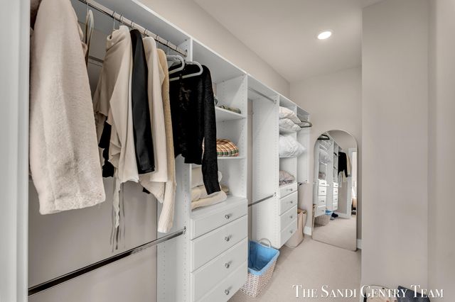 300 Washington Avenue Unit 16, Grand Haven, MI 49417