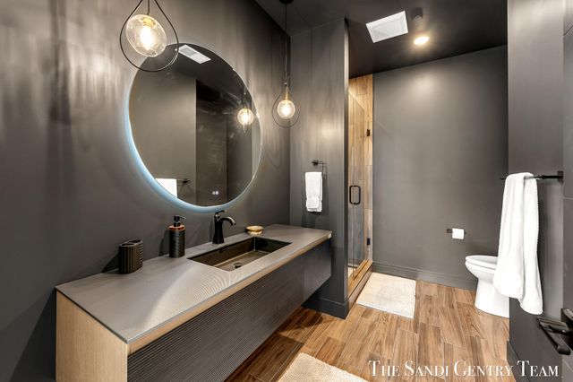 300 Washington Avenue Unit 16, Grand Haven, MI 49417