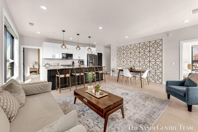 300 Washington Avenue Unit 16, Grand Haven, MI 49417