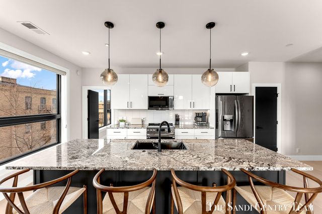 300 Washington Avenue Unit 16, Grand Haven, MI 49417