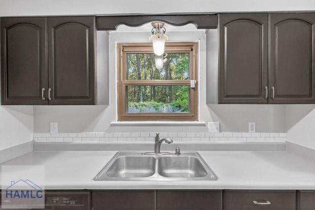 720 Thornwood Way, Hinesville, GA 31313