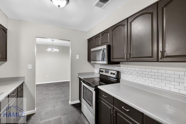 720 Thornwood Way, Hinesville, GA 31313