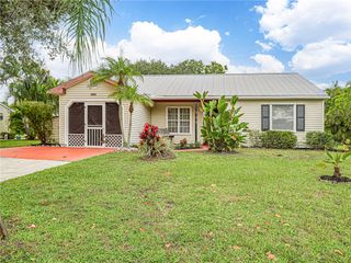2050 SE West Dunbrooke Circle, Port St Lucie, FL 34952