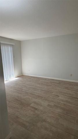 7200 Clarewood Drive 1702, Houston, TX 77036