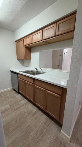 7200 Clarewood Drive 1702, Houston, TX 77036