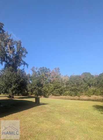 1232 Peacock Trail, Hinesville, GA 31313