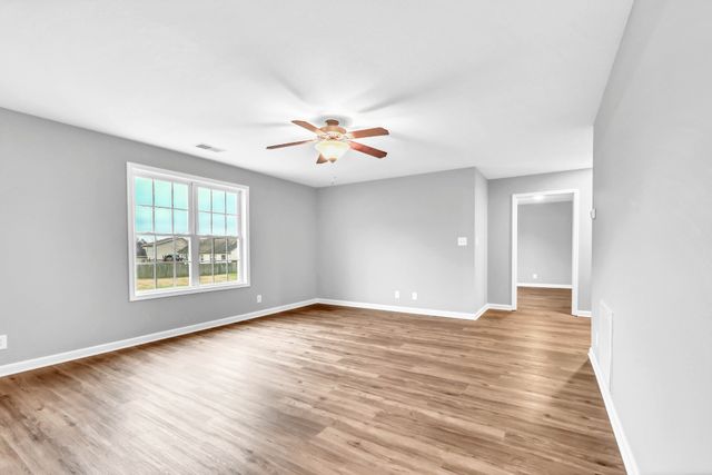 154 Derwent Dr, Clarksville, TN 37040