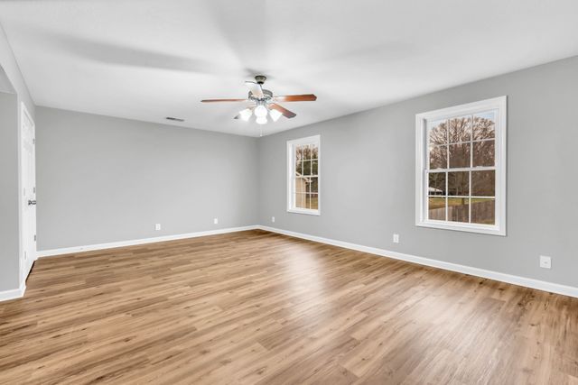 154 Derwent Dr, Clarksville, TN 37040