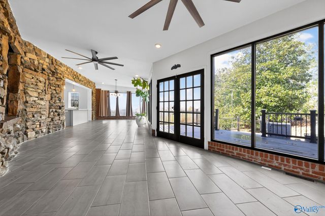 2710 Hilltop Circle, Gadsden, AL 35904