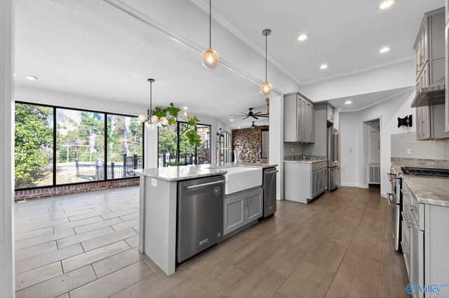 2710 Hilltop Circle, Gadsden, AL 35904