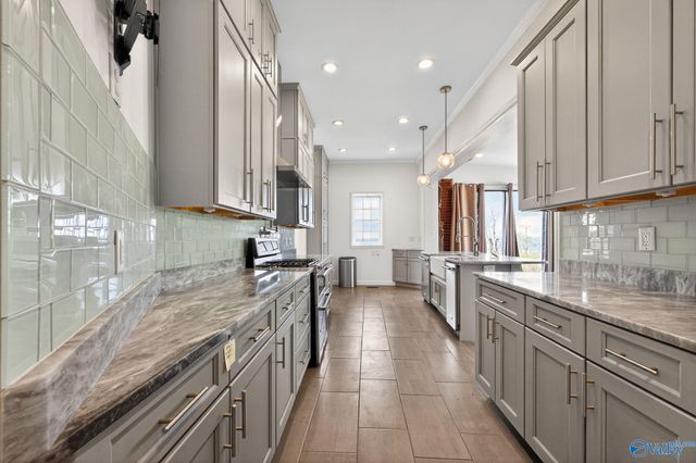 2710 Hilltop Circle, Gadsden, AL 35904