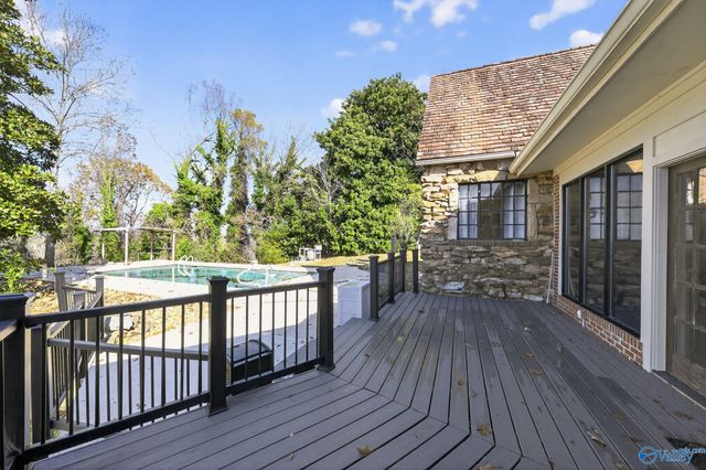 2710 Hilltop Circle, Gadsden, AL 35904