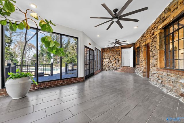 2710 Hilltop Circle, Gadsden, AL 35904