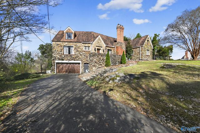 2710 Hilltop Circle, Gadsden, AL 35904