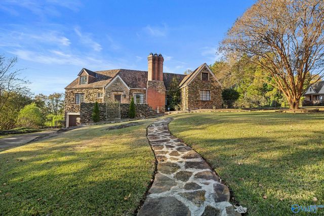 2710 Hilltop Circle, Gadsden, AL 35904