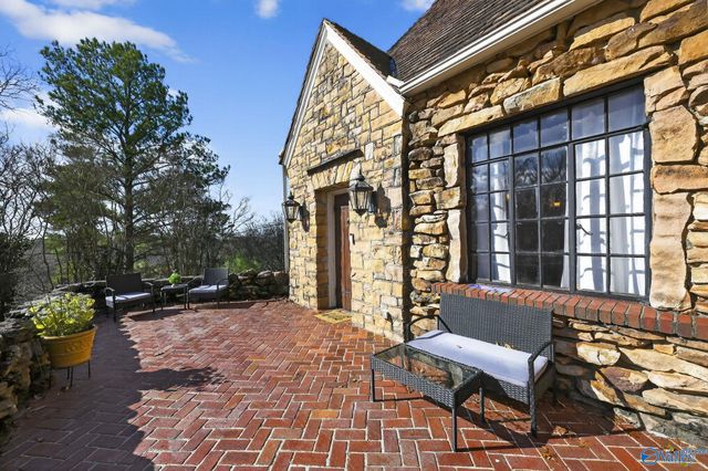 2710 Hilltop Circle, Gadsden, AL 35904