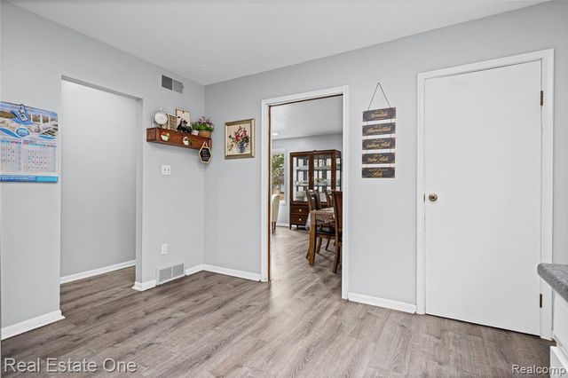 8335 Bernice, Center Line, MI 48015
