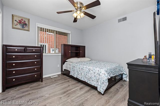 8335 Bernice, Center Line, MI 48015