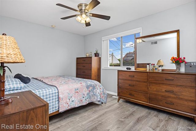 8335 Bernice, Center Line, MI 48015