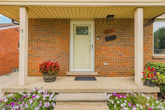 8335 Bernice, Center Line, MI 48015