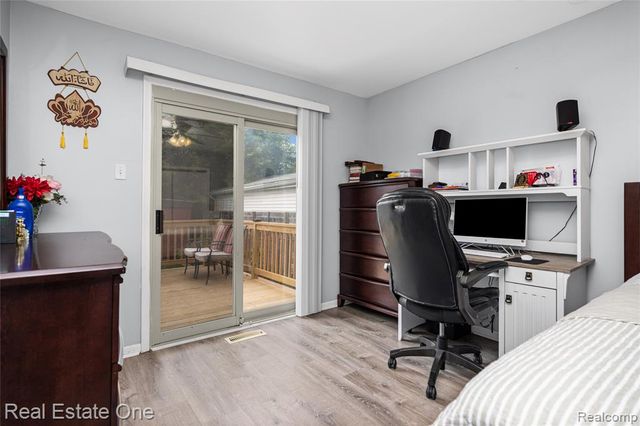 8335 Bernice, Center Line, MI 48015