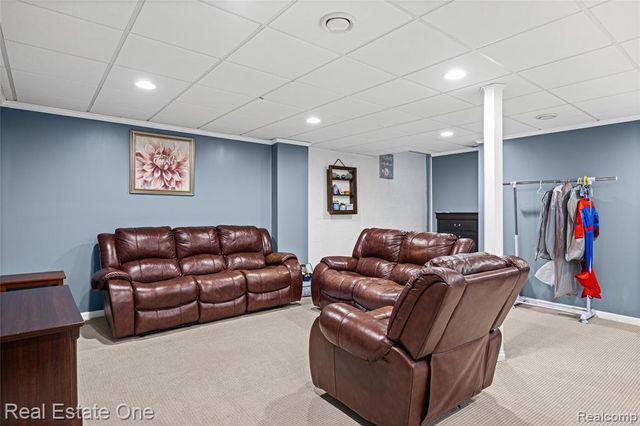 8335 Bernice, Center Line, MI 48015