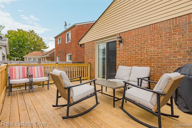 8335 Bernice, Center Line, MI 48015