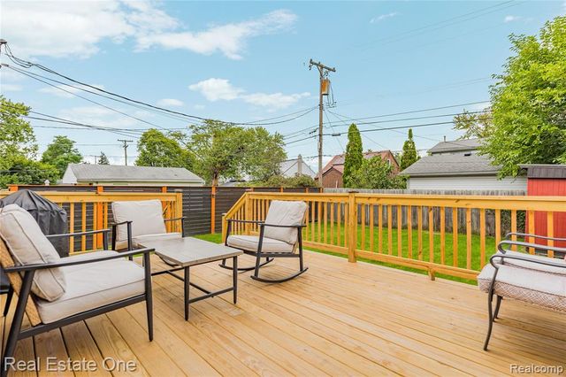 8335 Bernice, Center Line, MI 48015