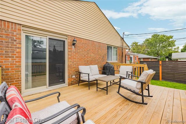 8335 Bernice, Center Line, MI 48015