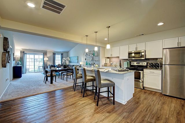 4215 Pond Willow Road, Naperville, IL 60564